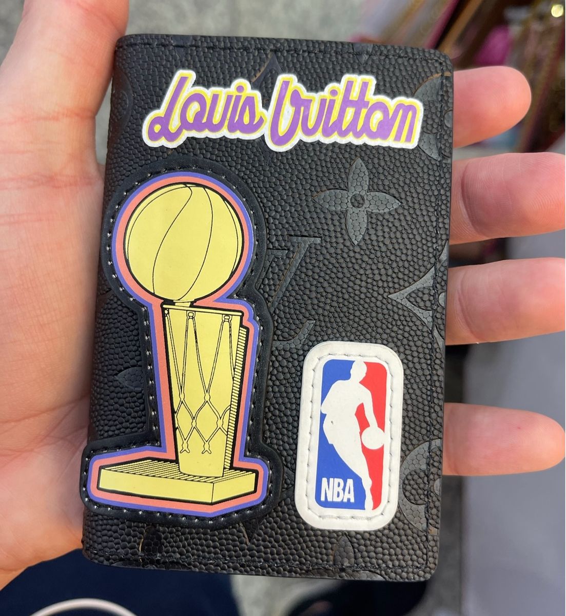 Carteira Louis Vuitton NBA - Comprar em Dubaibuybr