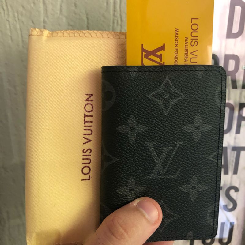 Preços baixos em CARTEIRAS masculinas Louis Vuitton Preto