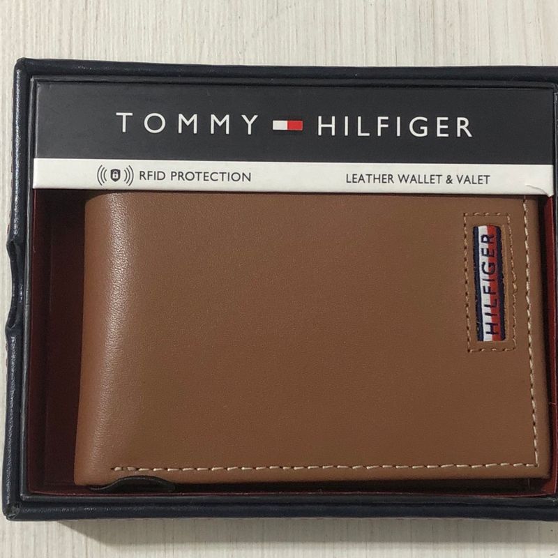 Carteira Masculina Tommy Hilfiger Preta | Carteira Masculina Tommy Hilfiger  Nunca Usado 88633561 | enjoei