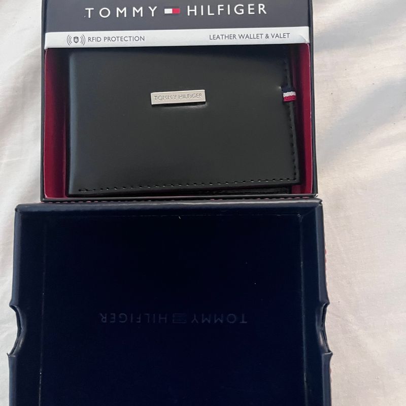 Carteira Masculina Tommy Hilfiger Preta | Carteira Masculina Tommy Hilfiger  Nunca Usado 88633561 | enjoei