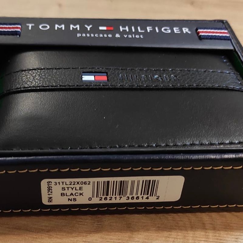 Carteira Masculina Tommy Hilfiger Preta | Carteira Masculina Tommy Hilfiger  Nunca Usado 88633561 | enjoei