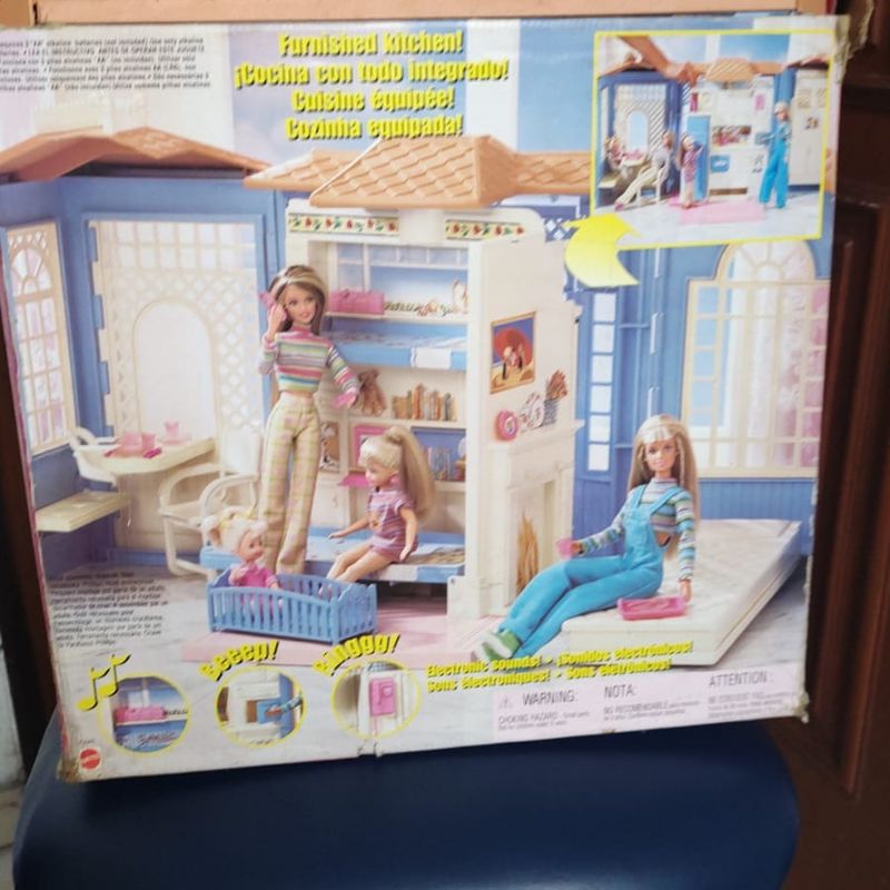 Barbie Family Casa De Barbie 90s Barbie Dream House Playset, Pink