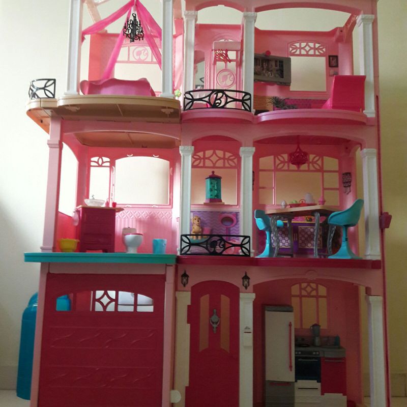 Casa da Barbie 3 andares  Trocamos a antiga casinha da Barbie por
