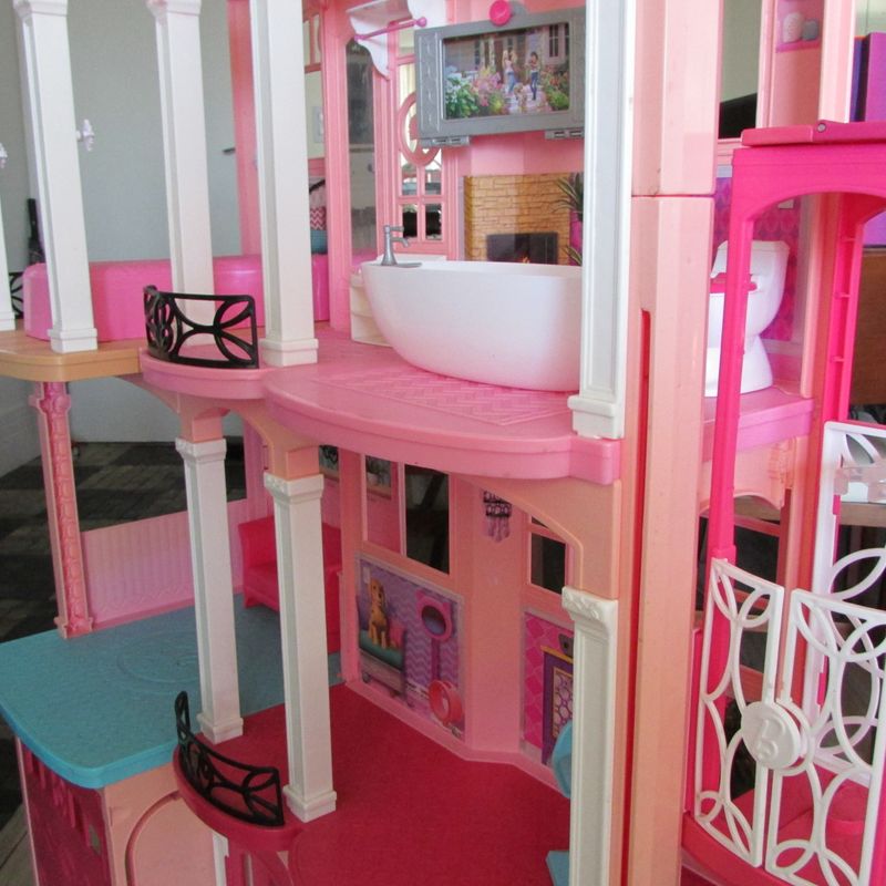 Casa da Barbie de 3 Andares com Garagem e Piscina Novo Mattel | Brinquedo  Mattel Nunca Usado 28713248 | enjoei