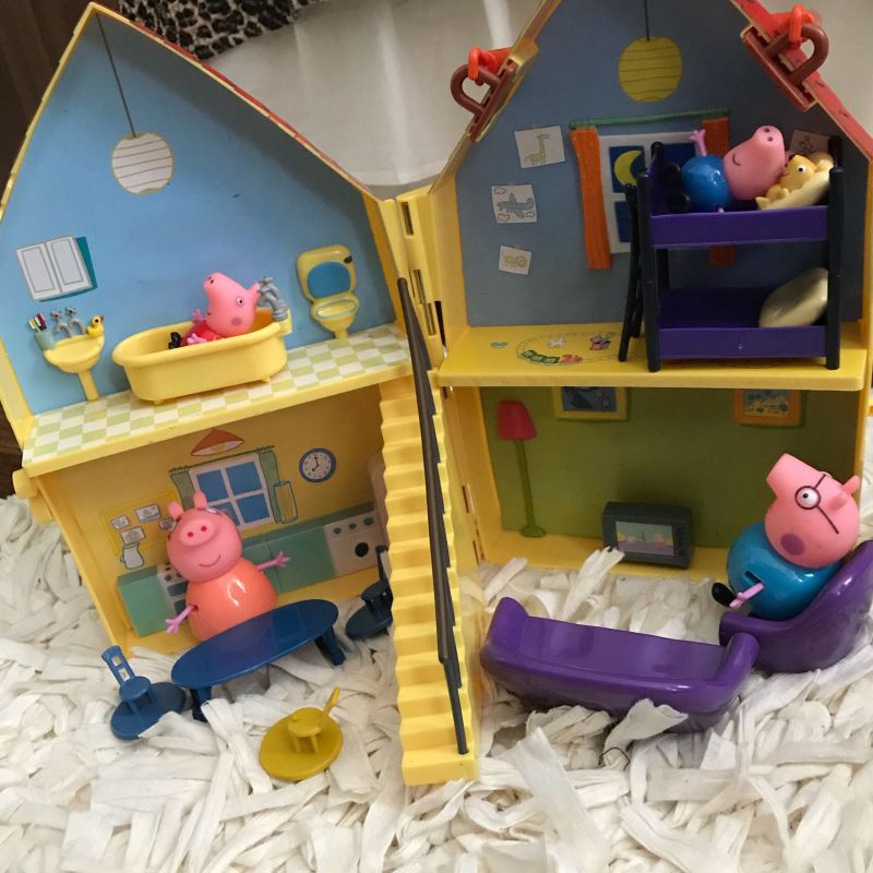 Casa Peppa Pig Deluxe Peppa e Geroge Brinquedo - Novo | Brinquedo Expresso  Kids Nunca Usado 38079939 | enjoei