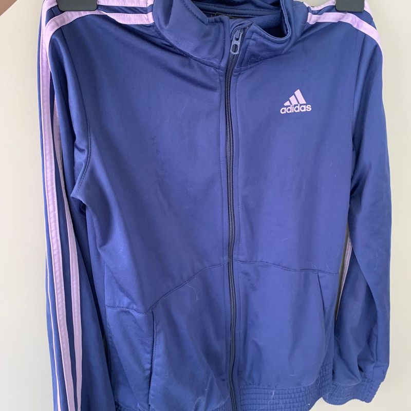 Qual a cor do casaco hot sale da adidas