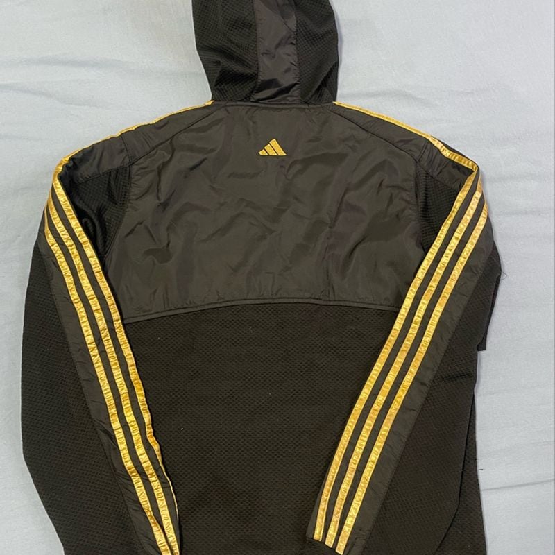 Casaco adidas sale preto e dourado