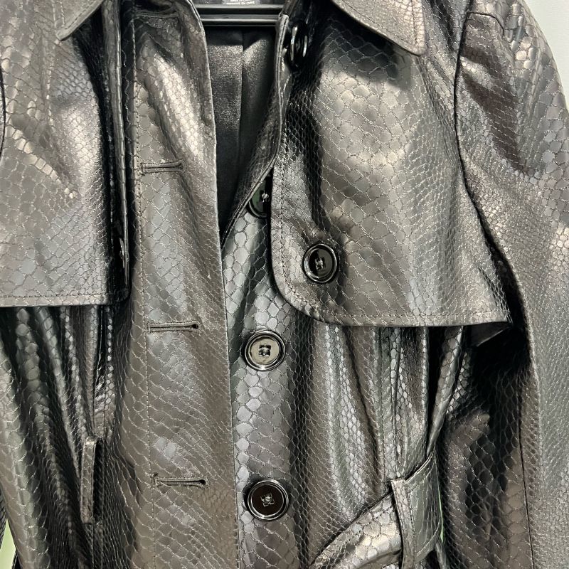 Casaco Capa Trench Coat Armani Exchange Couro Preto Craquelado