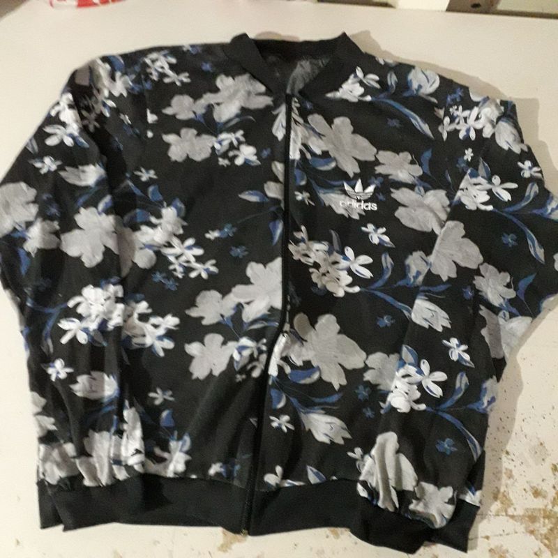 Casaco com Zíper Floral Adidas com Bolso Feminino Imperdível