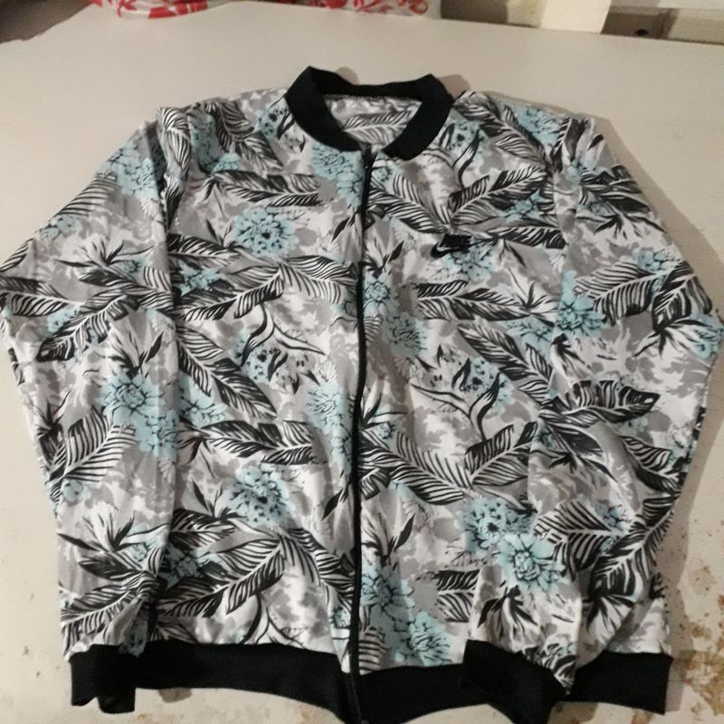 Casaco com Zíper Floral Nike com Bolso Feminino Imperdível