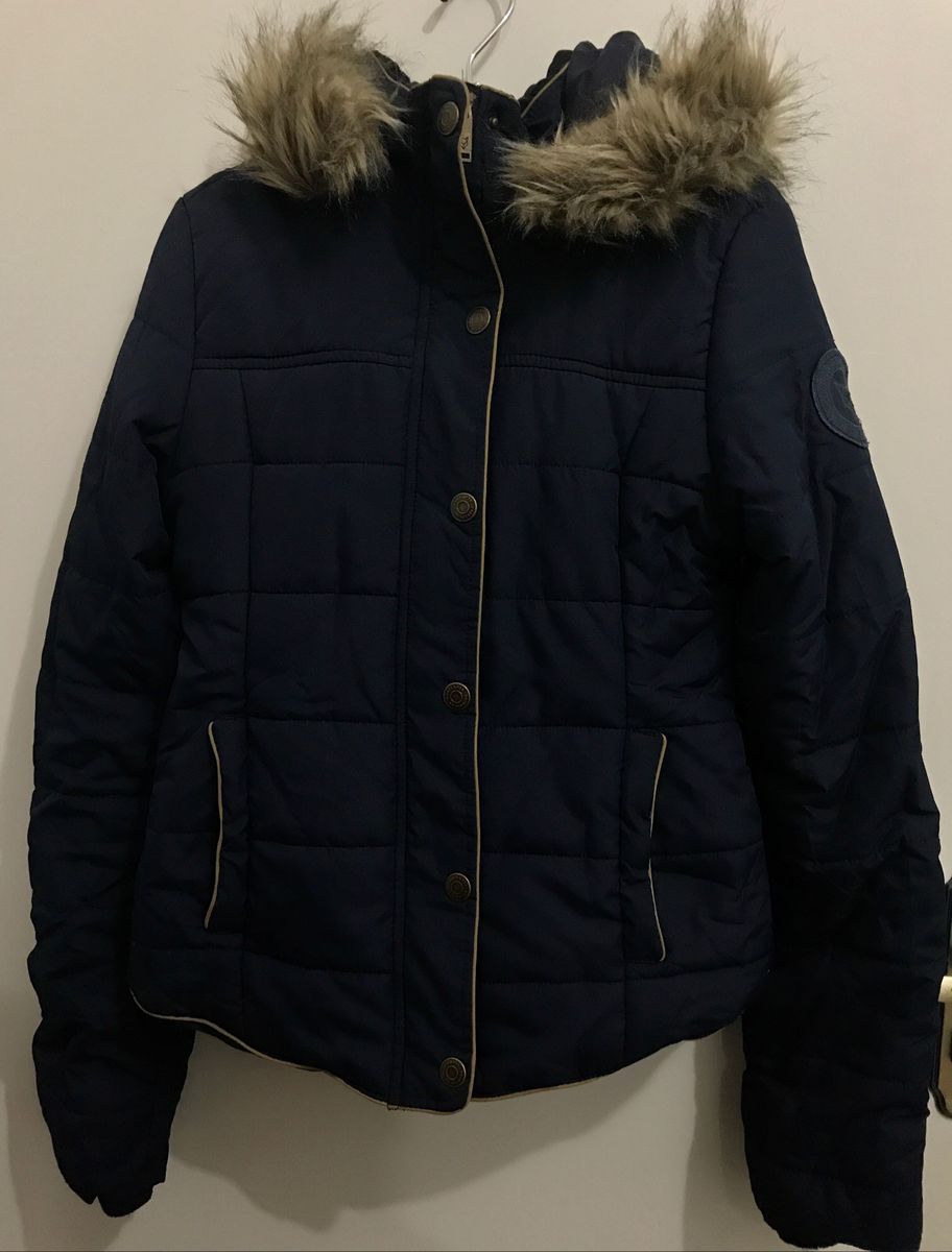 casaco de frio azul marinho