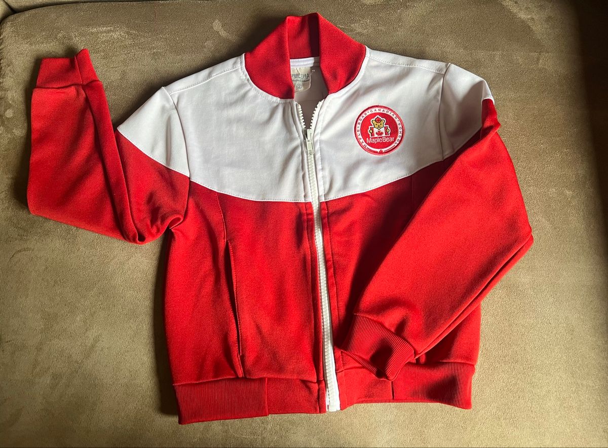 Casaco de Helanca Infantil Escola Maple Bear Roupa Infantil para Menina  Maple Bear Usado 108867915 enjoei