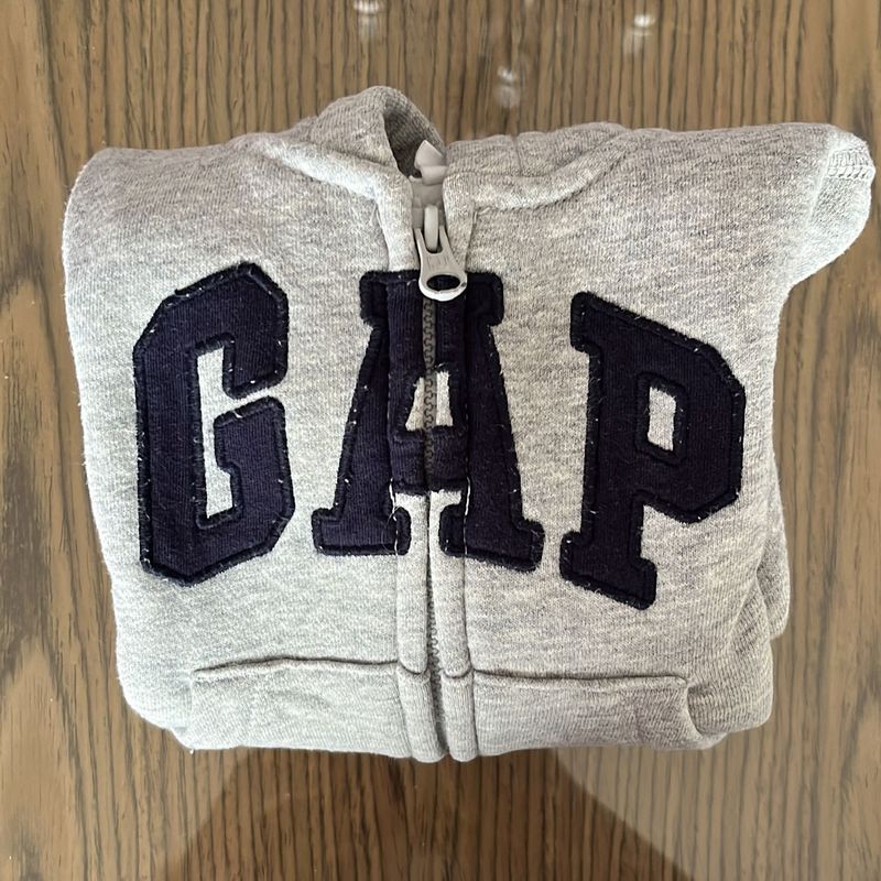 Blusa de Moletom Infantil GAP Logo Cinza - Compre Agora