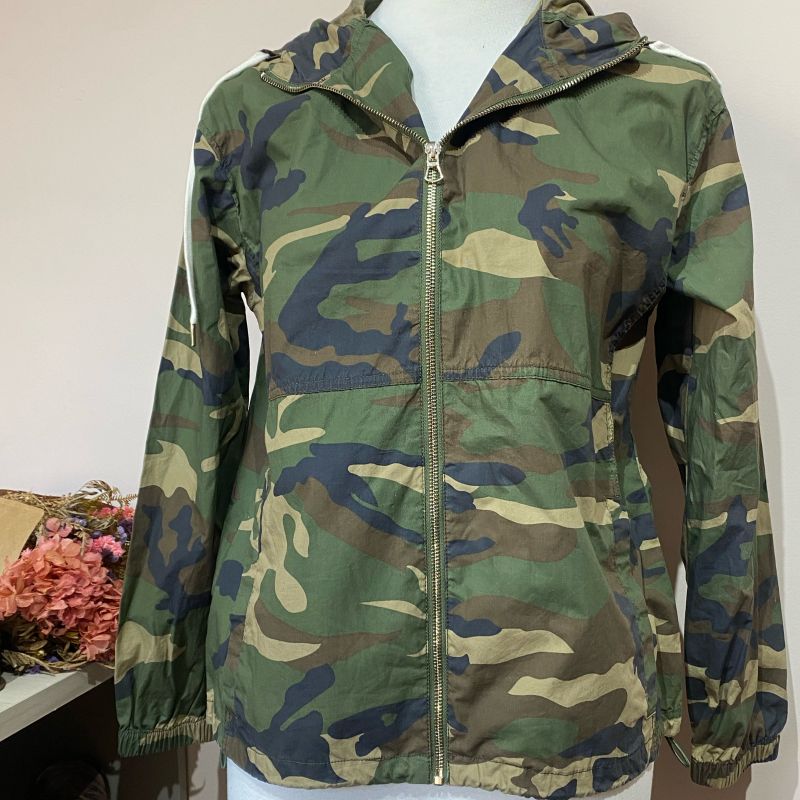 Casaco estampa militar store feminino