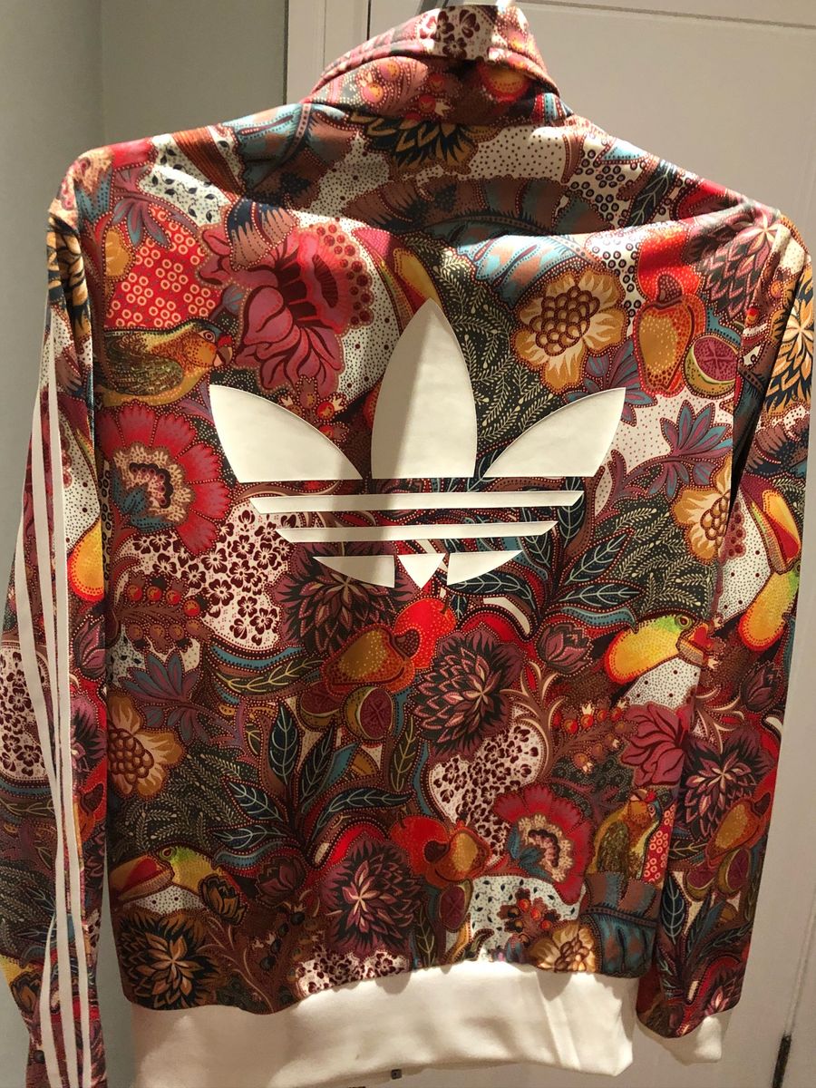 casaco adidas estampado