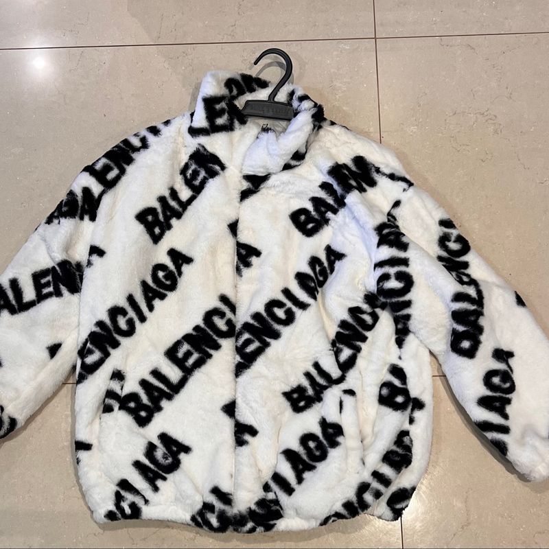 Balenciaga jaqueta store