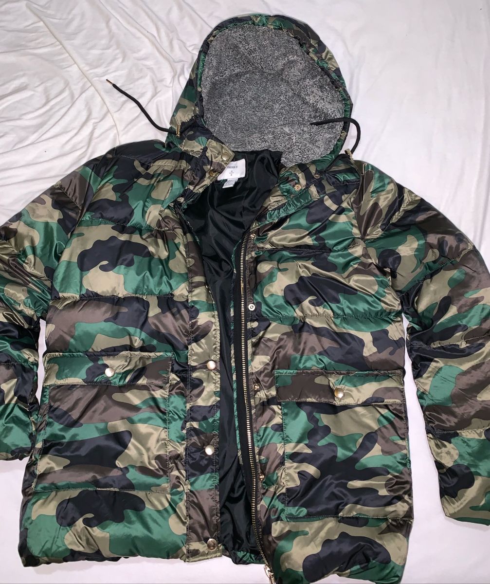 casaco camuflado feminino forever 21