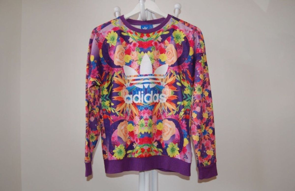 casaco da adidas florido