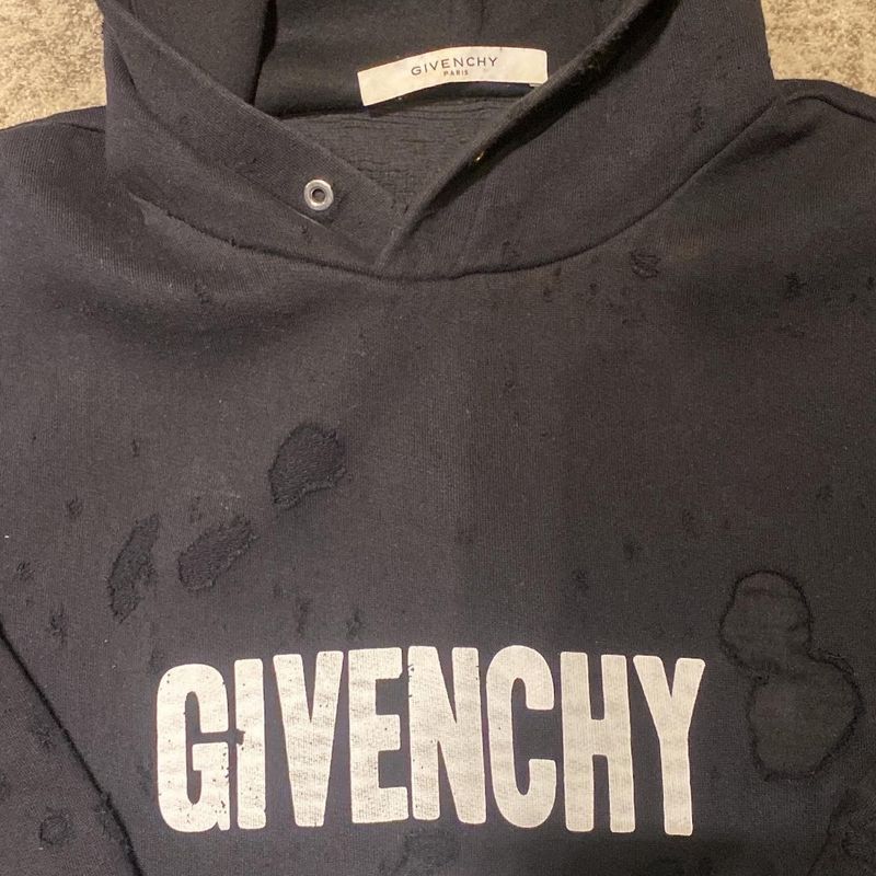 Moletom Givenchy Destroyed Preto Masculino Tam. M Br – Peguei Bode