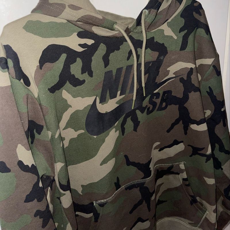 Casaco da best sale nike camuflado