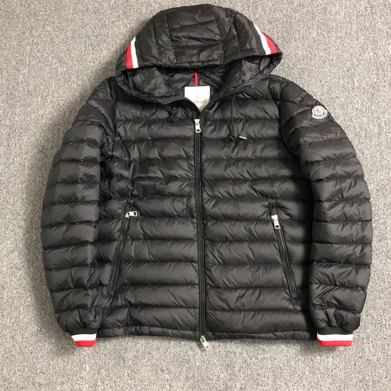 Jaqueta store moncler usada