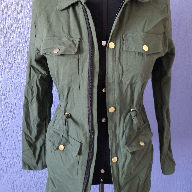 Casaquinho best sale verde militar