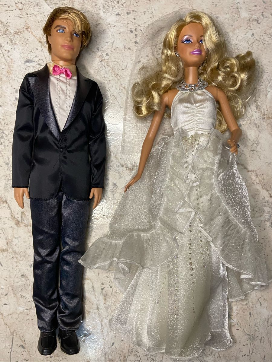 Casal Barbie & Ken Naf Naf 1993 - R$ 210,00  Coisas de barbie, Barbie e  ken, Roupas para barbie