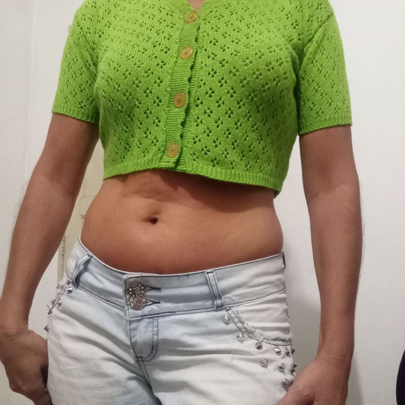 Blusa Cropped em Tricô com Mini Botões Verde