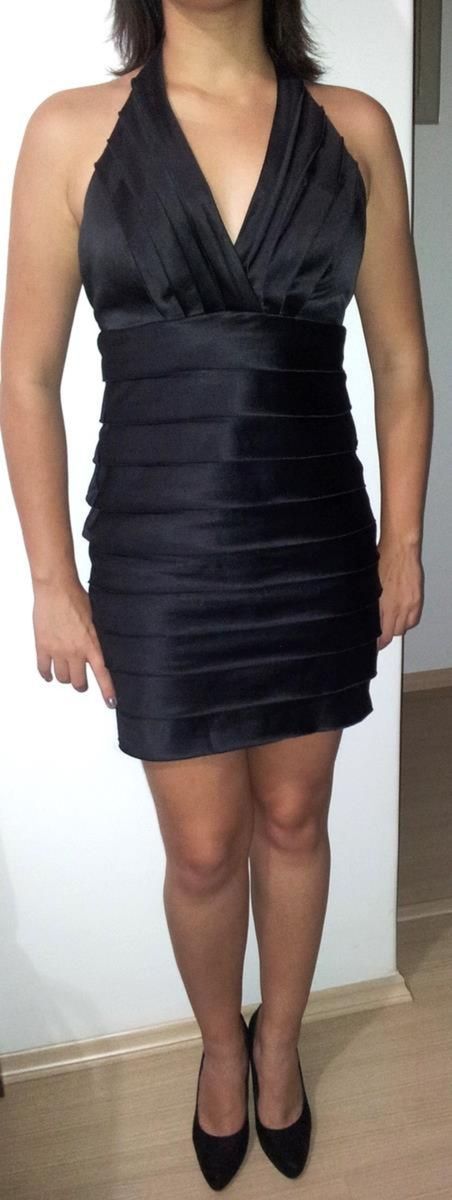 vestido preto para eventos sociais
