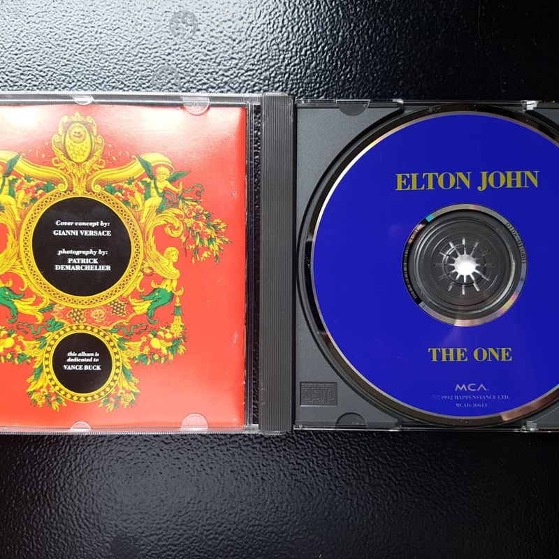 Cd Elton John The One Capa Gianni Versace Fabricado Nos Eua 1992  Encarte com Letras Item de Música Happenstance Ltd Usado 94722818 enjoei