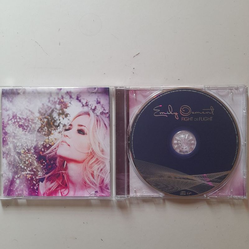Cd Seminovo da Atriz, Cantora e Compositora Americana