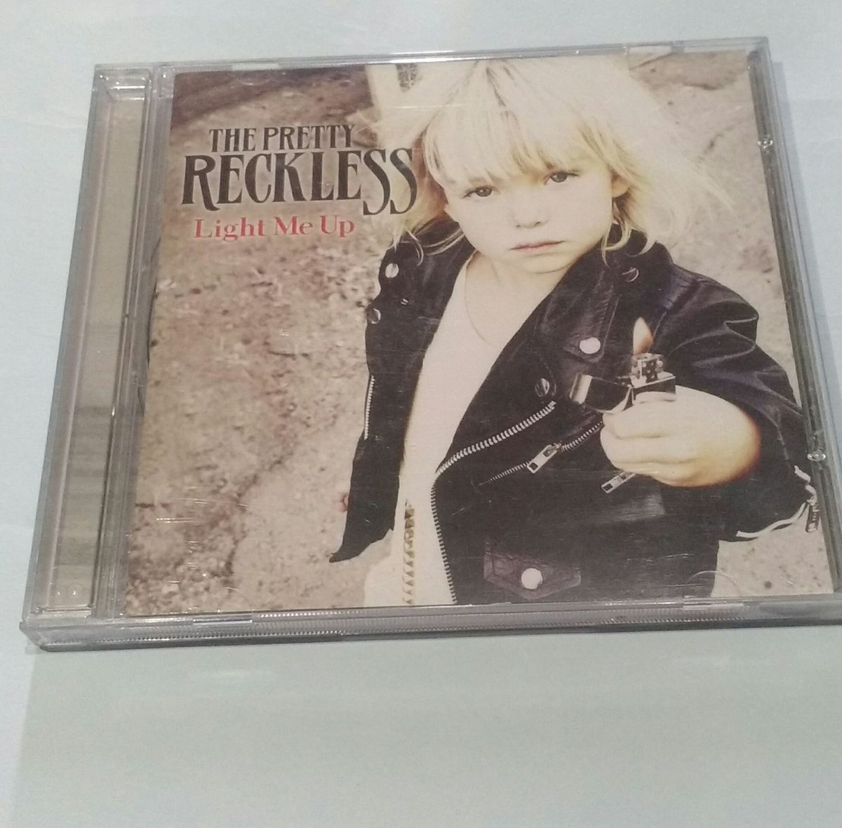 Cd The Pretty Reckless Light Me Up | Item De Música Usado 31577772 | Enjoei