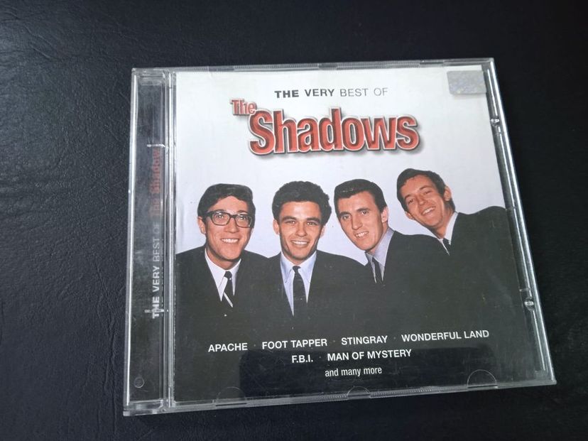 Cd The Shadows - Coletânea | Item de Música Emi Usado 133308147 | enjoei