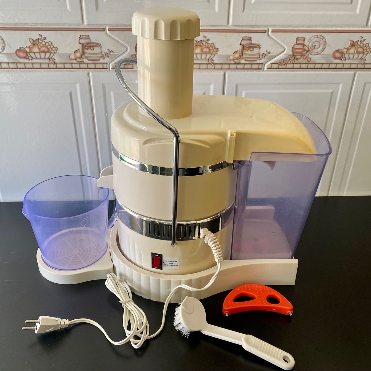 Centrífuga de Frutas para Suco Astro Juice Polishop 110v em Ótimo