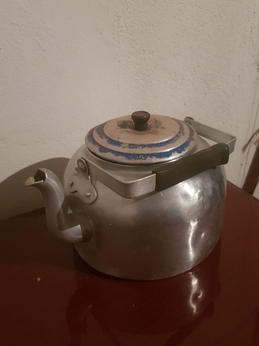 Chaleira Antiga de Alumínio Grande | Móvel de Cozinha Usado 49093114 ...