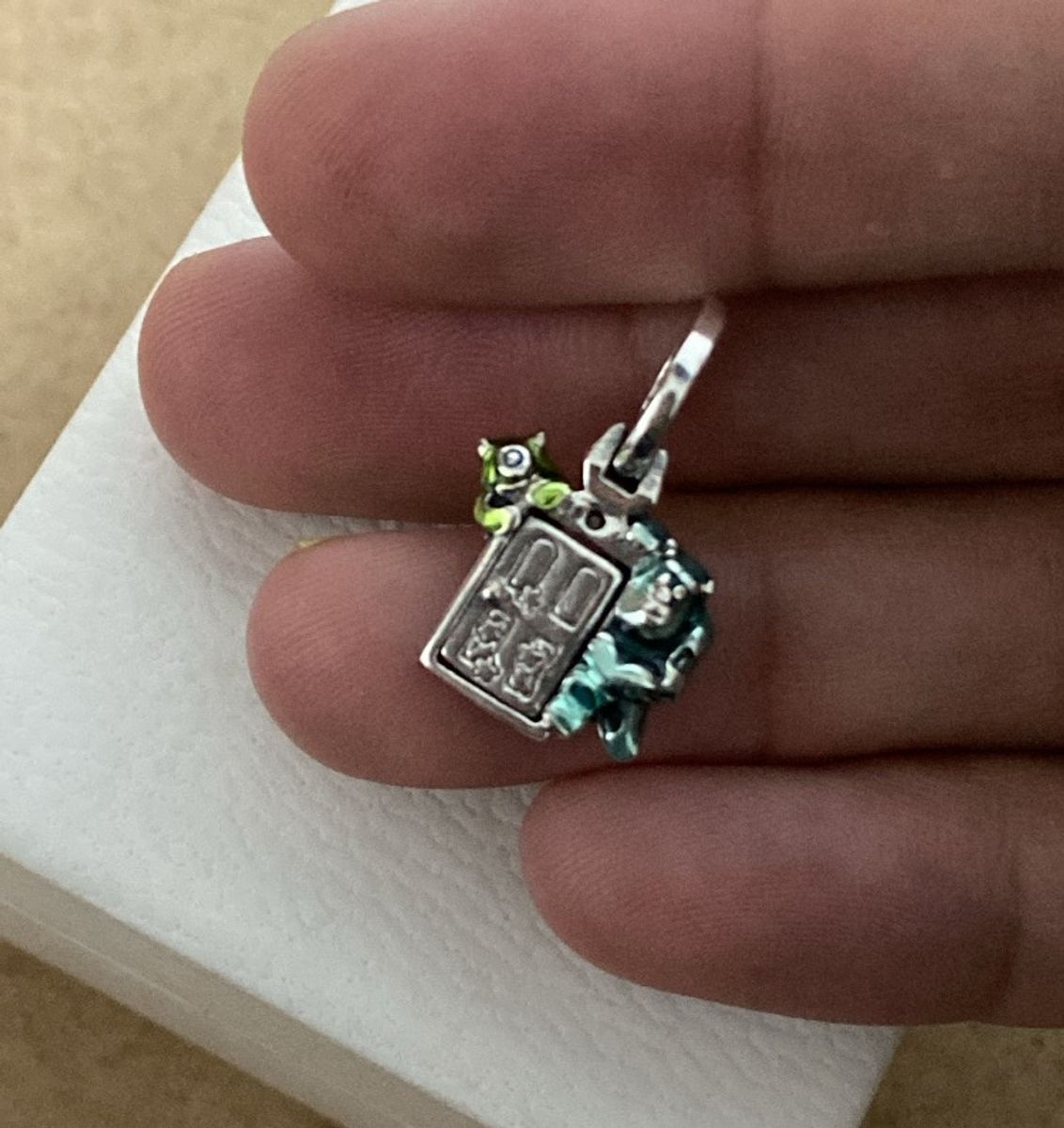 Disney - Eさん出品! Charm Disney Pixar - Monstros Sa | Jóia Feminina Pandora Nunca