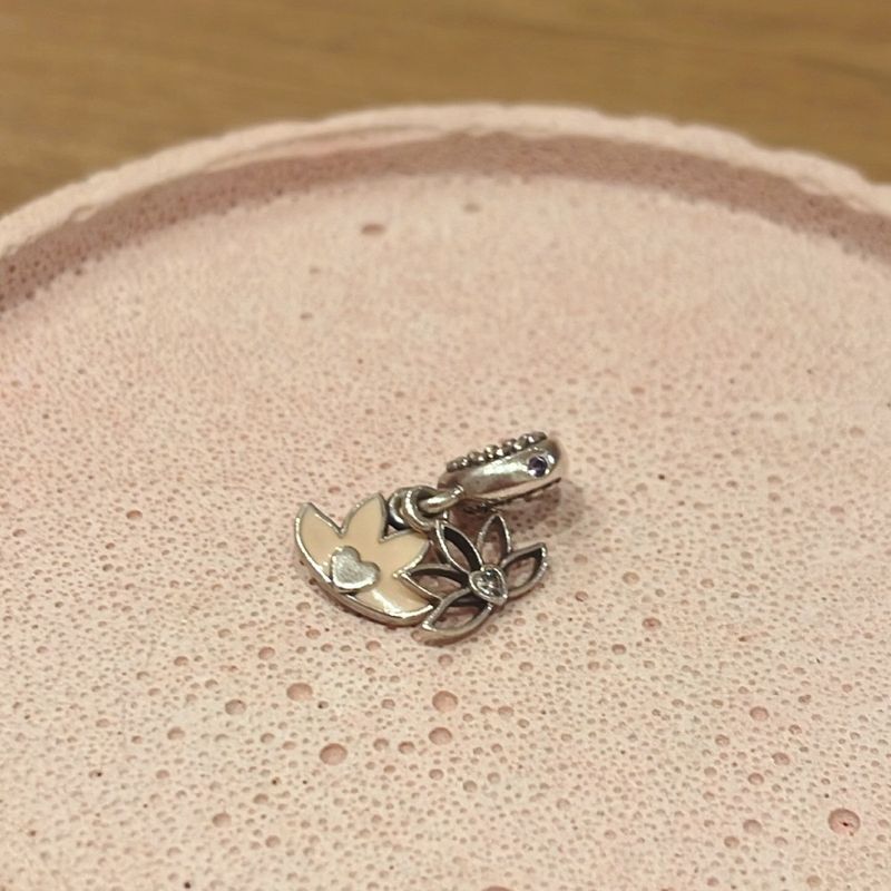 Pandora serene lotus flower charm hotsell