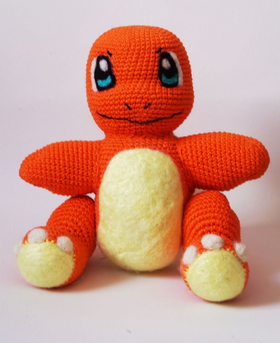 charmander-pok-mon-feito-m-o-pel-cia-delmira-amigurumi-nunca