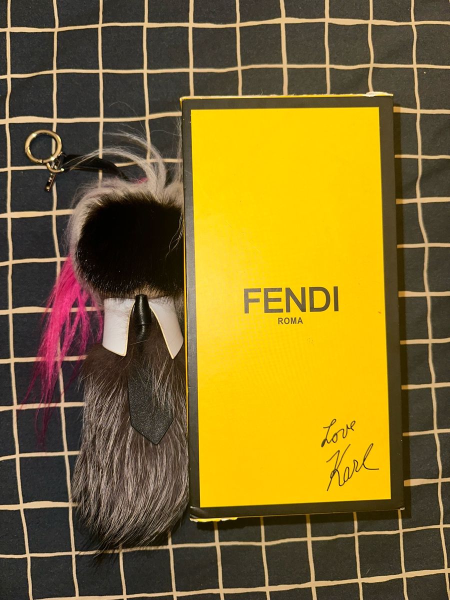 Chaveiro Fendi Karl Lagerfeld Bolsa de Ombro Feminina Fendi Usado  99858277 enjoei