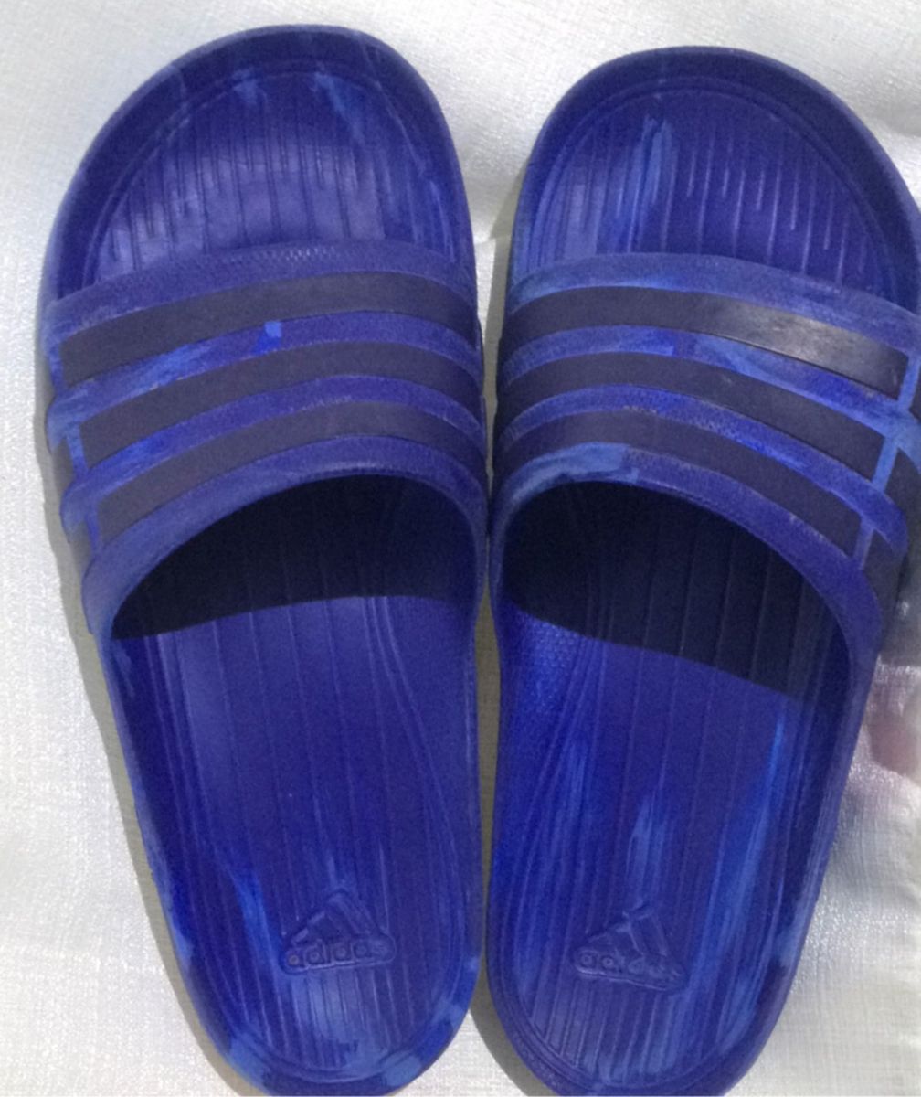 sandalia adidas azul