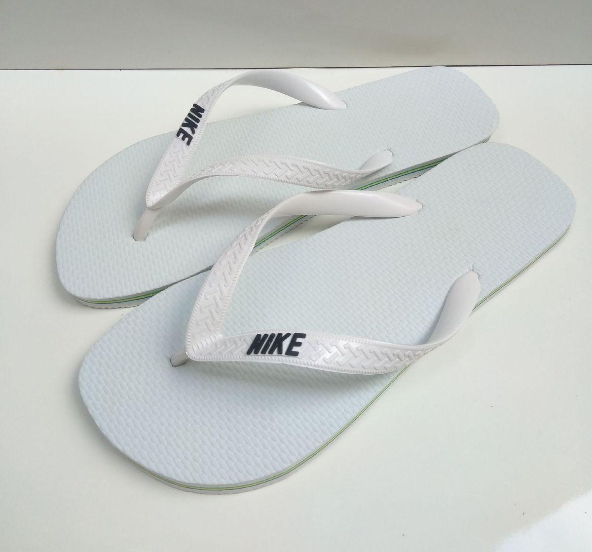 nike chinelo branco