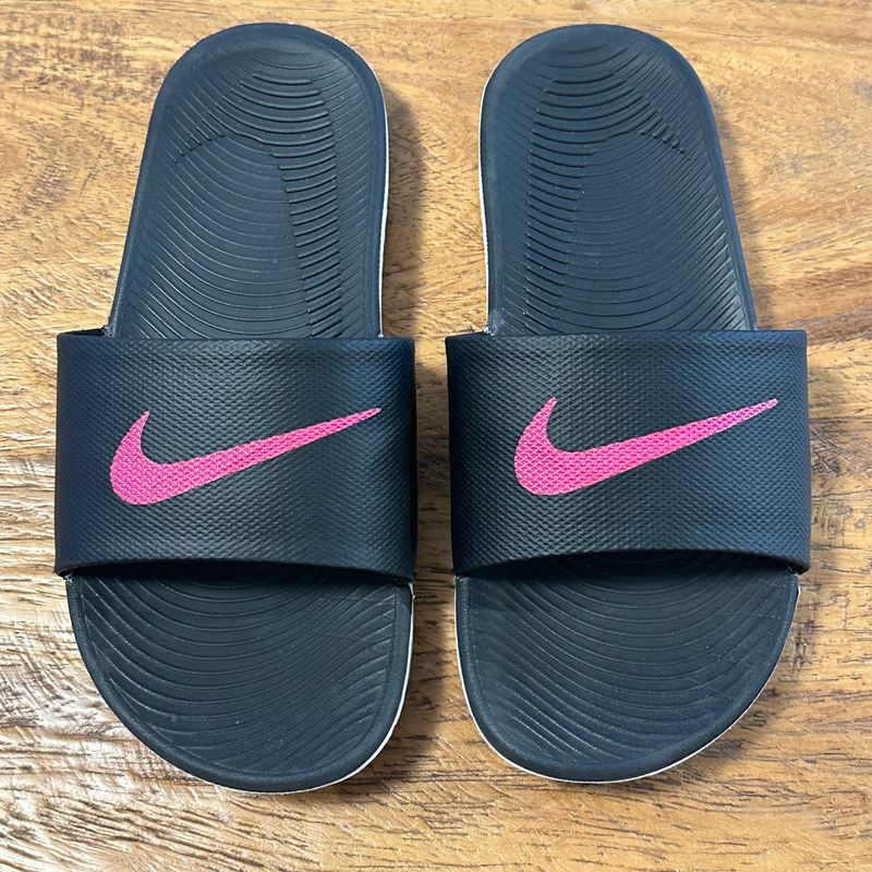 Chinelo nike store preto com rosa