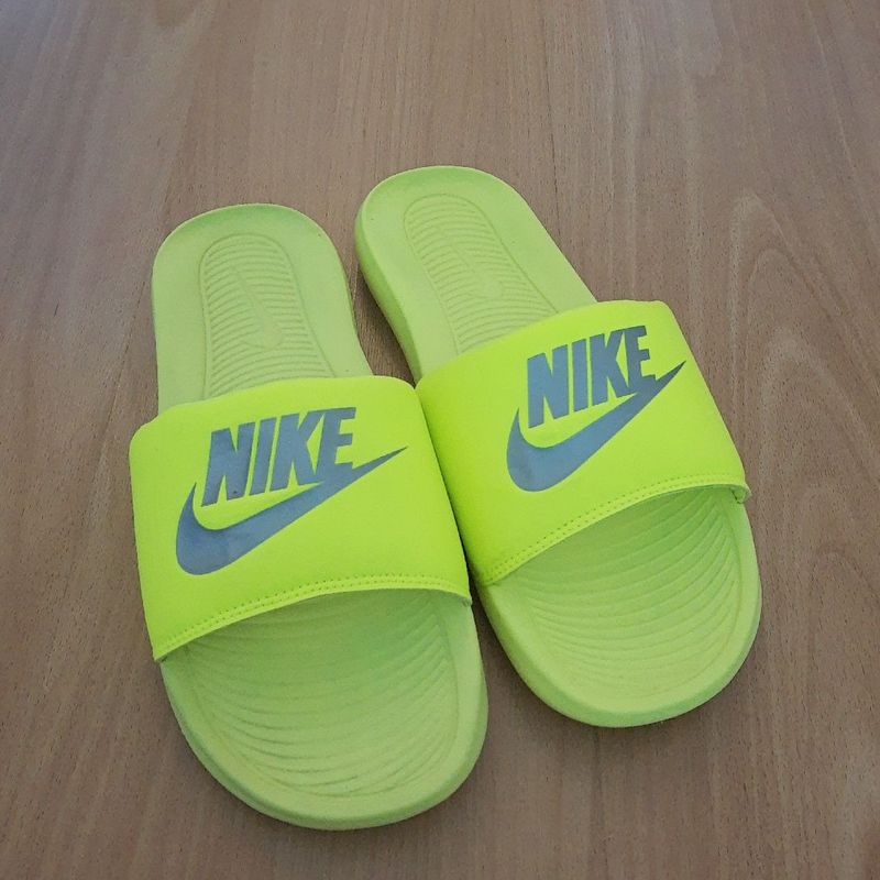 Novo chinelo best sale da nike