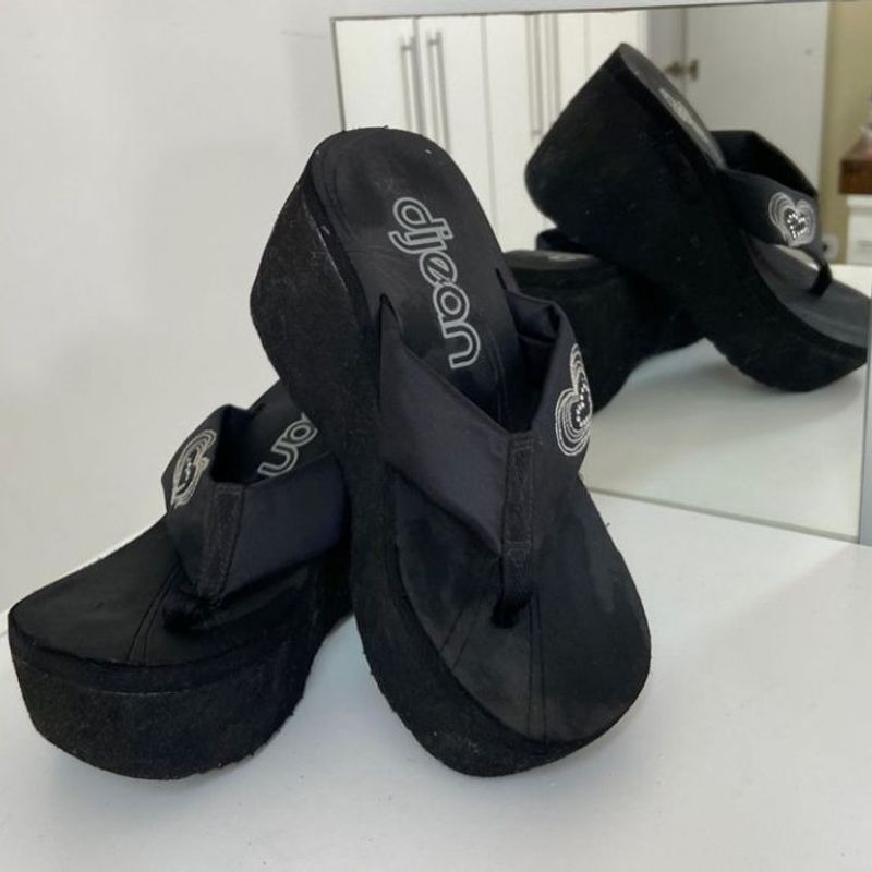 Chinelo sales dijean plataforma