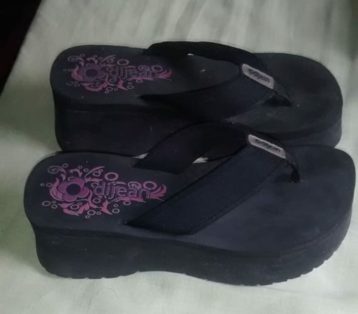 chinelo dijean plataforma