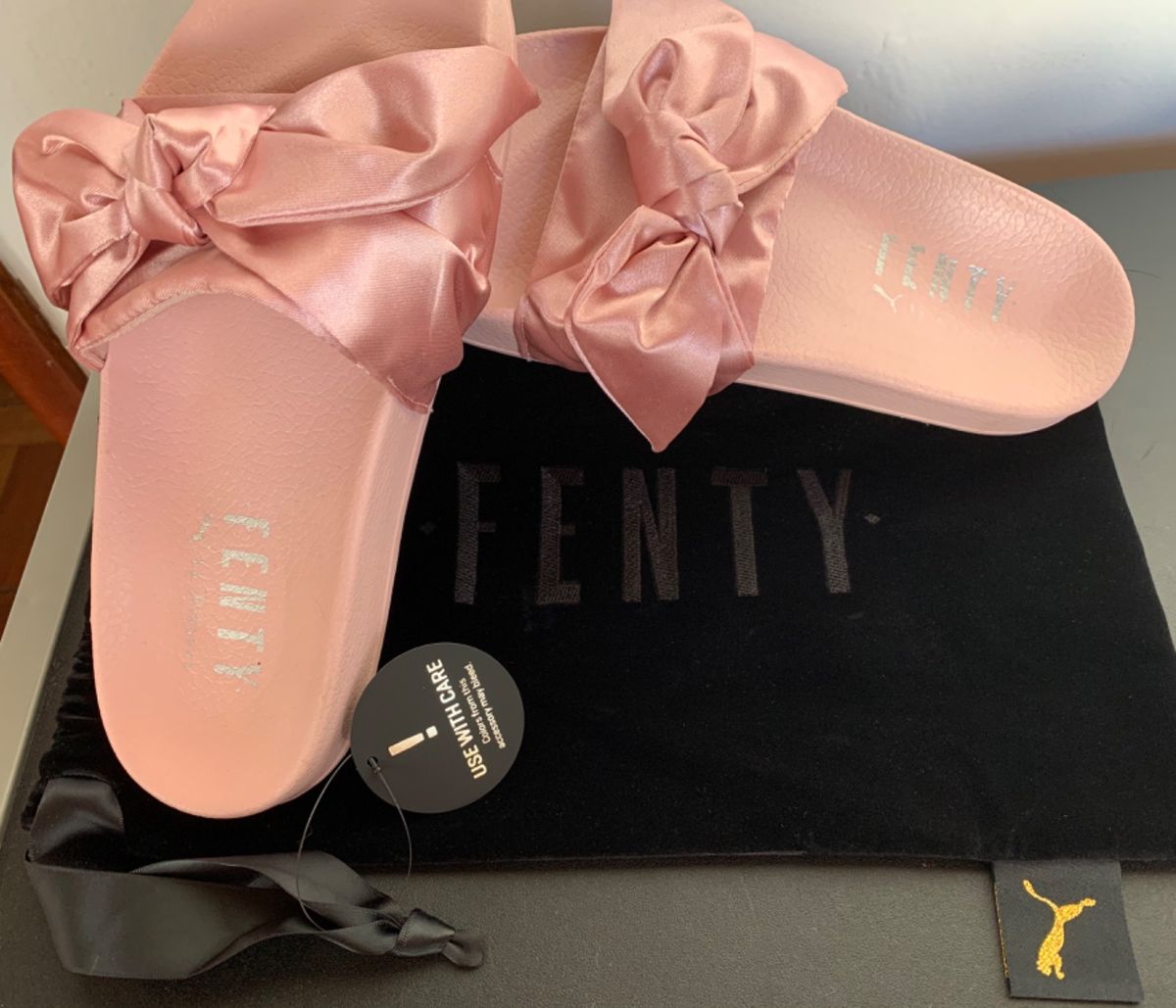 chinelo puma fenty rosa