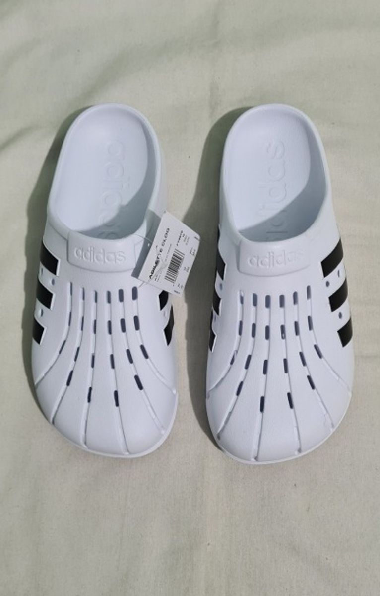 Chinelo Sandália Adidas Adilette Clog Branco 42 Estilo Crocs | Sandália  Masculina Adidas Nunca Usado 79160459 | enjoei