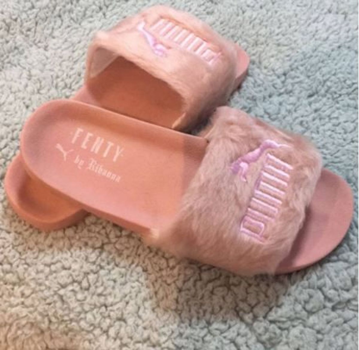 chinelo puma de pelinho