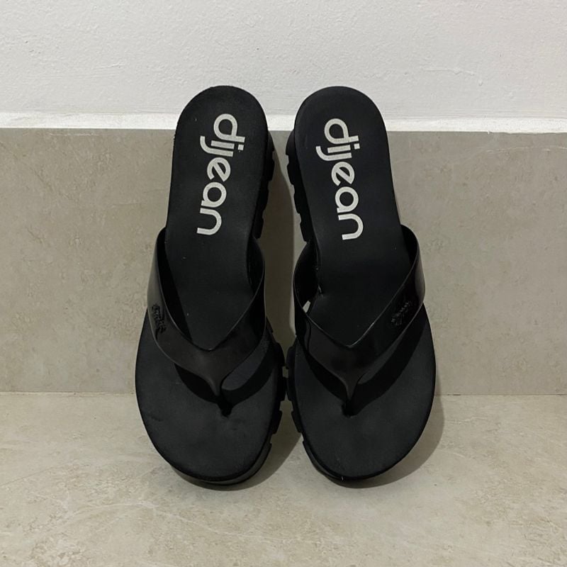 Chinelo plataforma dijean store preto