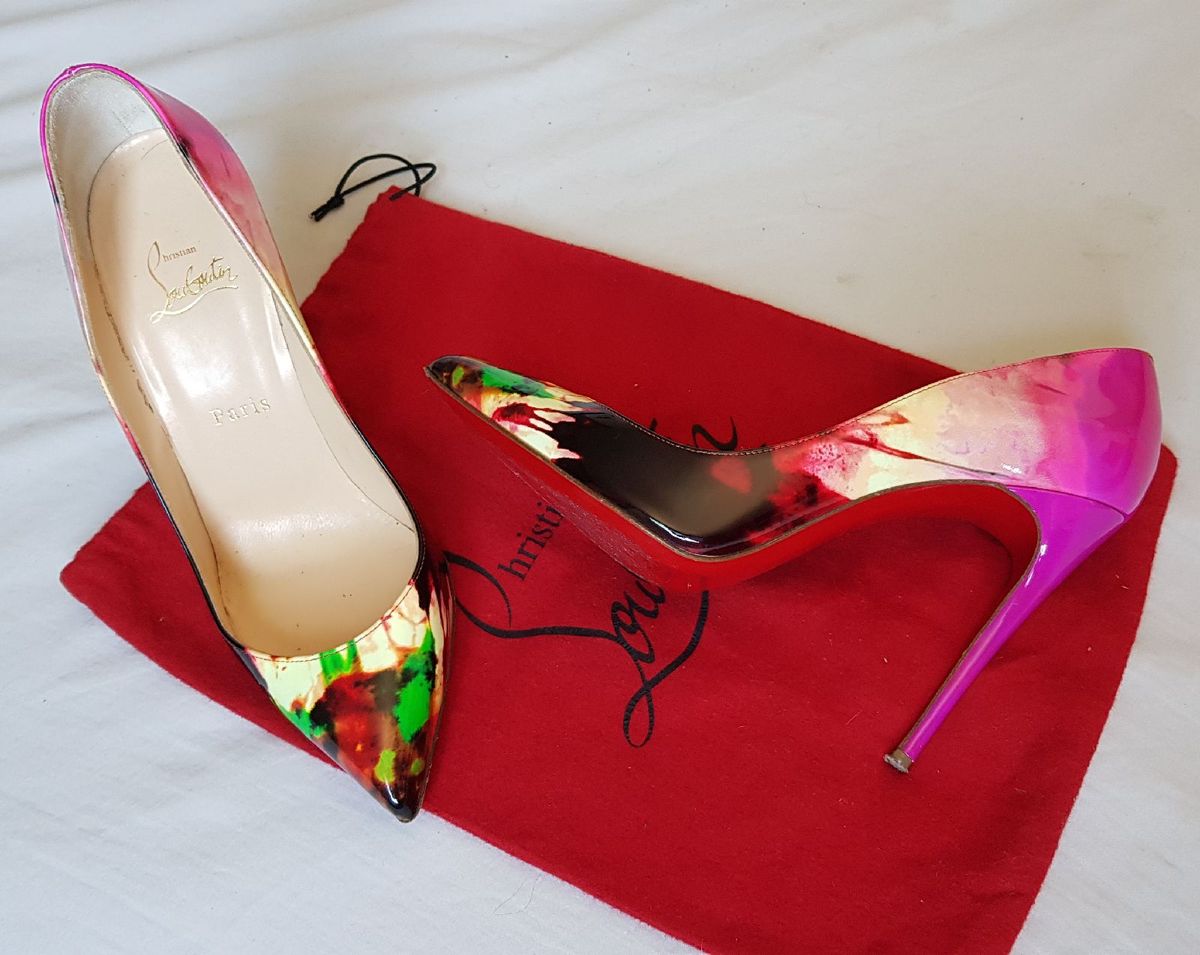 scarpin colorido salto alto